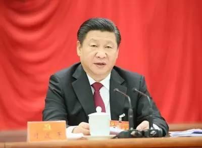 图为：十八届五中全会于2015年10月26日至29日在北京举行，习近平作重要讲话。四、构建全方位、全领域、全要素的哲学社会科学体系